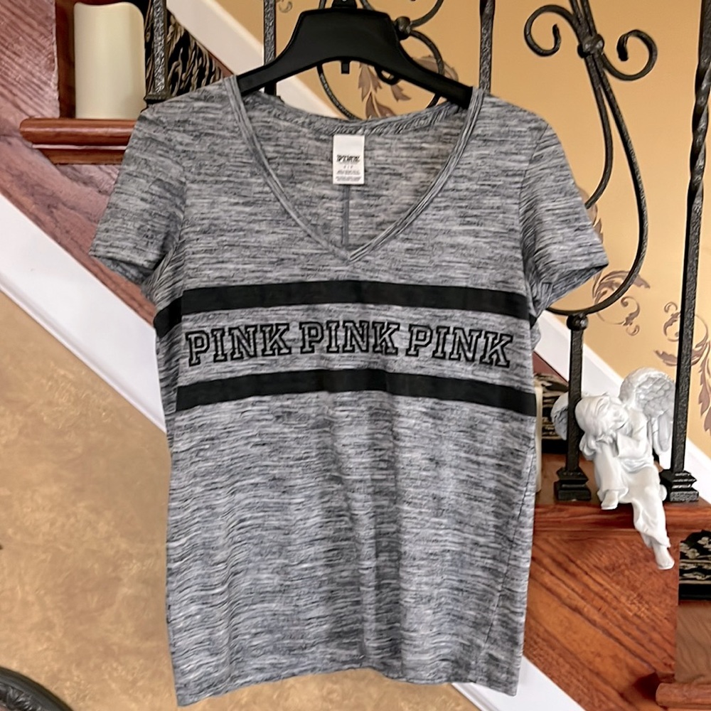 PINK Victoria’s Secret Short Sleeve V-Neck Top With PINK Logo Size S/P